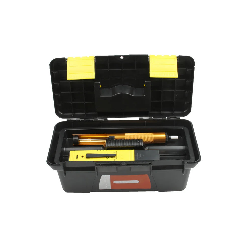 Caisse à outils vide pleine cette fois utilise pour bricolage, maison, chantier