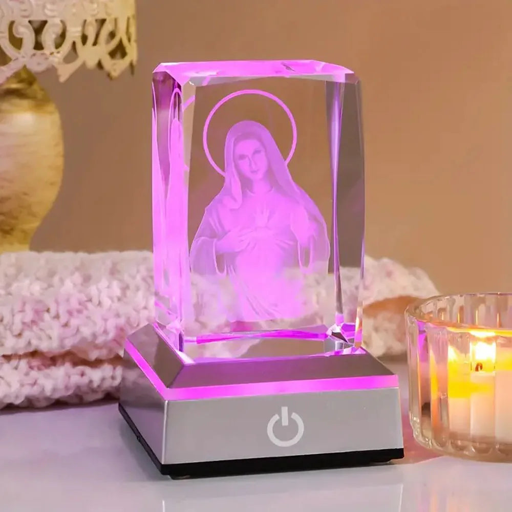 Statue-de-Vierge-Marie-lumière-led-rose-sur-bureau-bougie-allumée-veilleuse