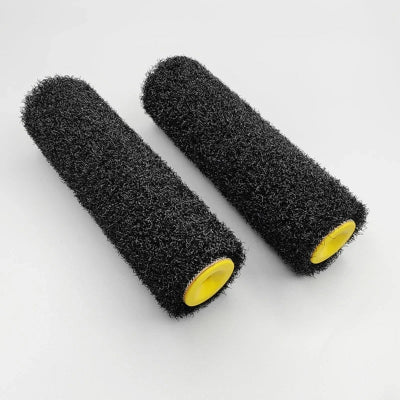 deux Rouleau peinture noirs a fibres