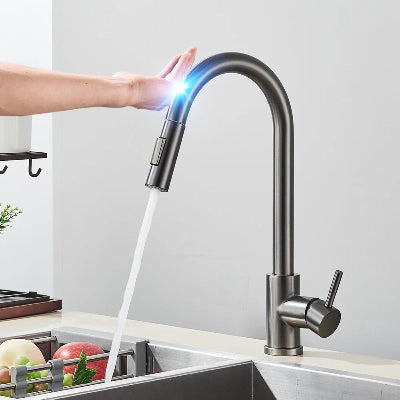 main commande tactile du Robinet cuisine Chrome Coulissant Ă douchette extractible