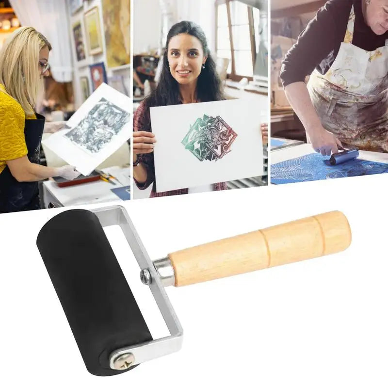 trois femmes peignent avec rouleau peinture noir, rouleau peinture noirs sur la table