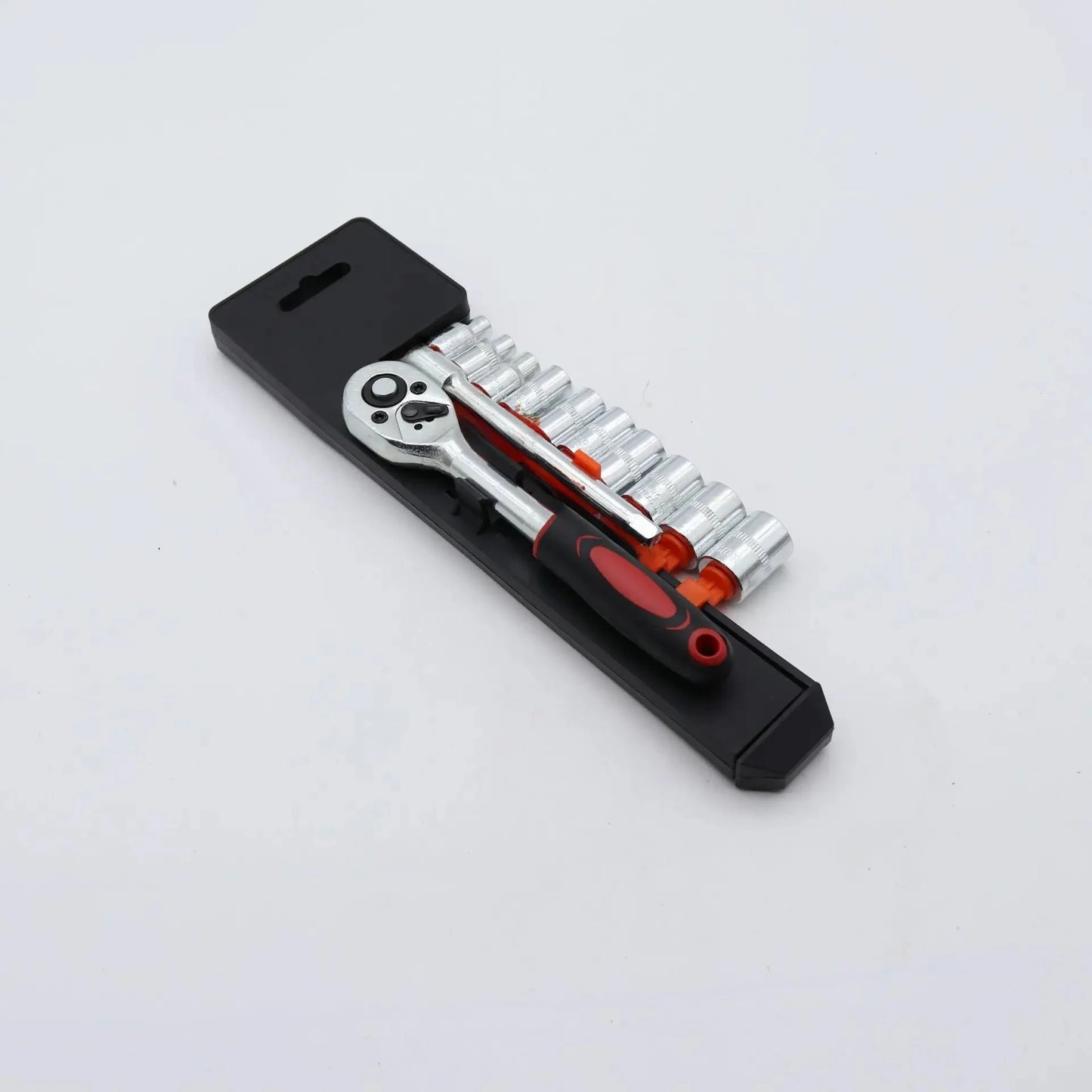 Caisse a outils polyvalente,lot douilles et clef cliquet rouge