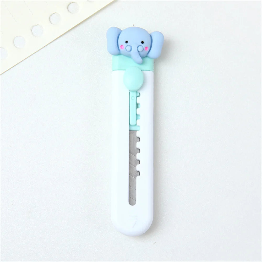 Cutter animal éléphant bleu