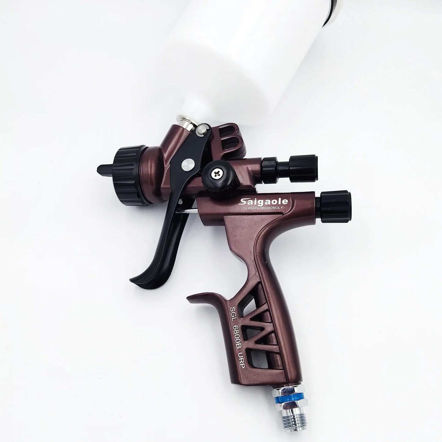 Pistolet peinture maron, goblet blanc , poignee noire 