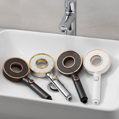 Pommeau de douche chromé ,noir, gris et blanc