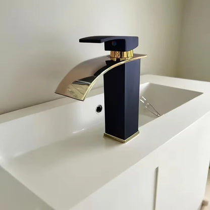Robinet Cascade Noir Mat en Acier Inoxydable