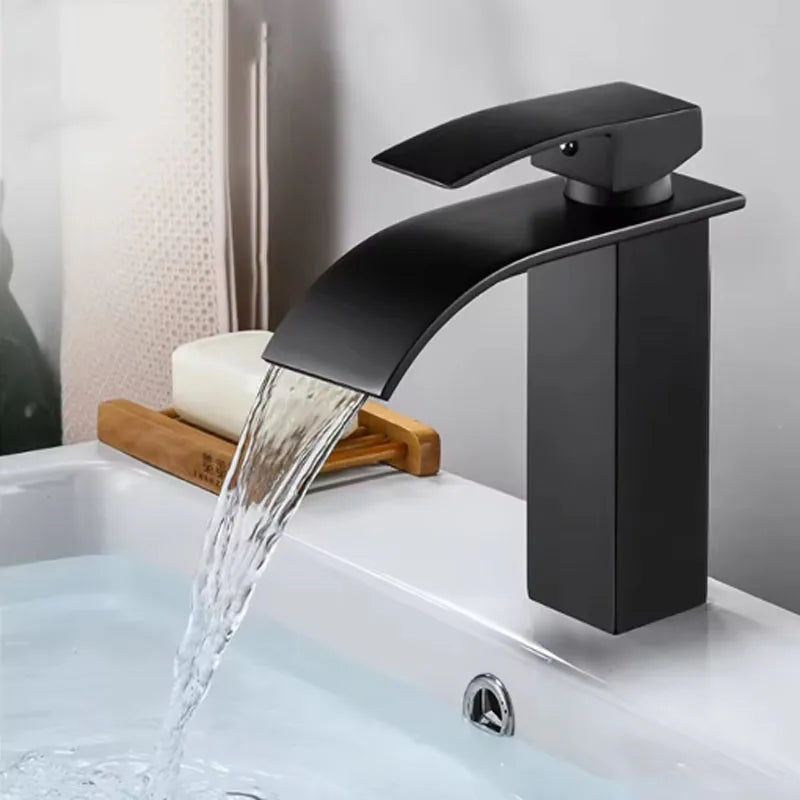 Robinet Cascade Noir Mat en Acier Inoxydable