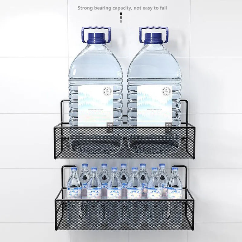 deux Étagère noires remplies de bouteilles d'eau