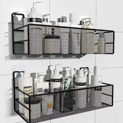 deux Étagère noires remplie de shampoing, de gel douche dans la salle de bain 