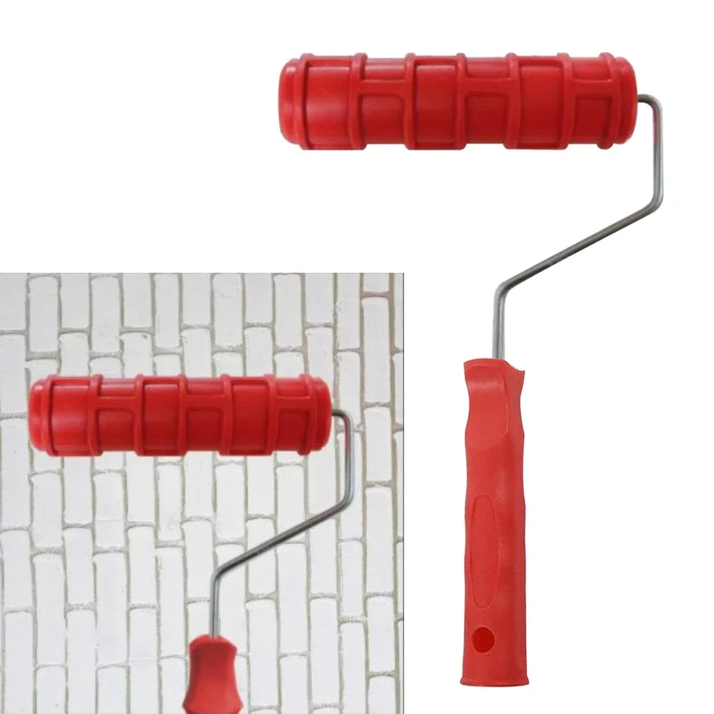 Rouleau peinture décoratif rouge à motifs pour créer des textures murales sur mur decore en blanc