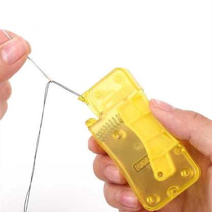 Enfile-aiguille-La-couture-rapide-et-sans-stress-aiguille-installée Bricolumelec