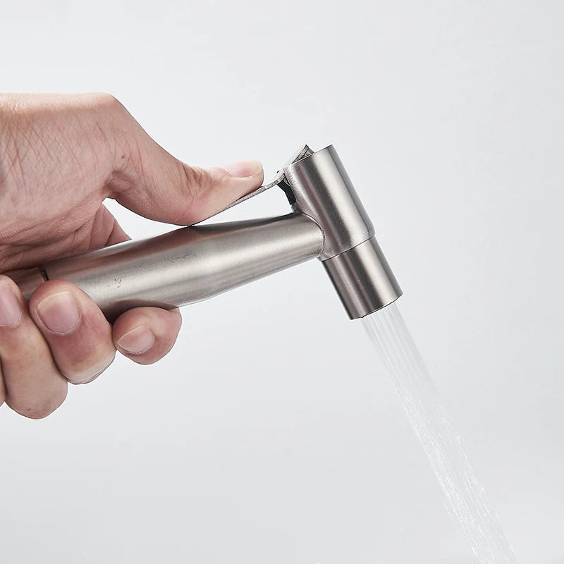 Main lave avec douchette Robinet de cuisine nickel en mode jet eau