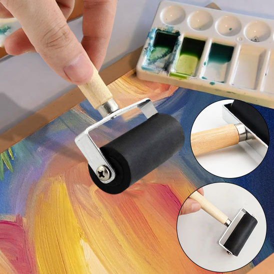 main tiens rouleau peinture