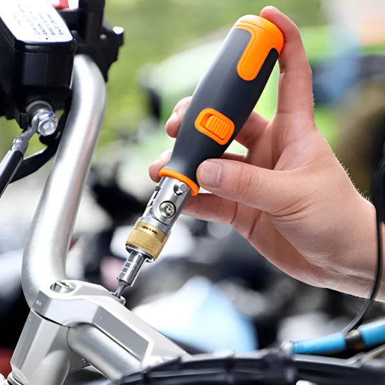 Main tient Tournevis à cliquet, polyvalence, réparation vélo, antidérapant et ergonomique