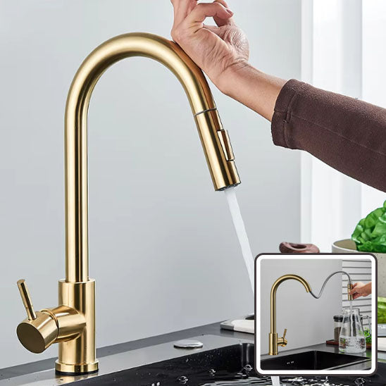 Main touche Robinet cuisine doré extractible dans la cuisine