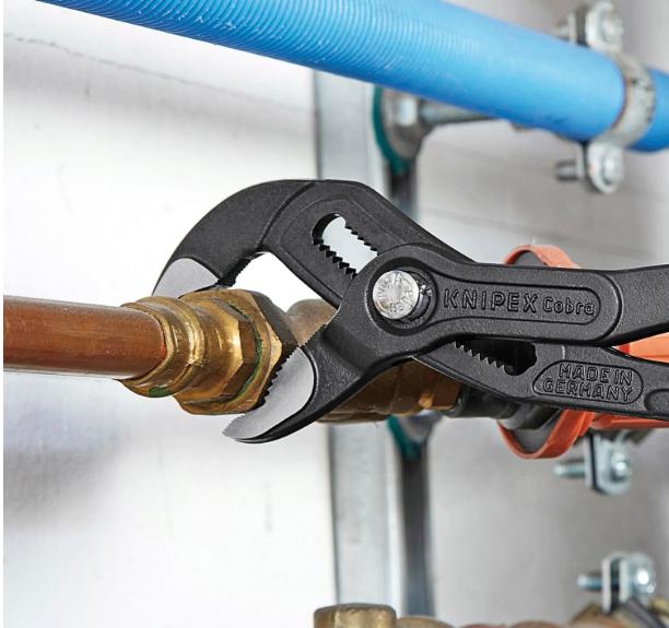 Pince multiprise serre écrou canalisation chauffage cuivre radiateur
