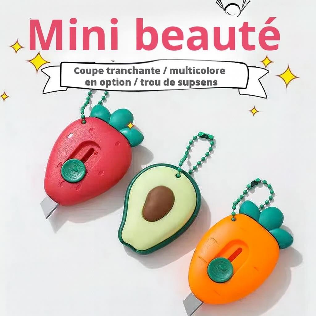 Trois porte-clés cutters forme fraise, avocat, carotte, minibeauté